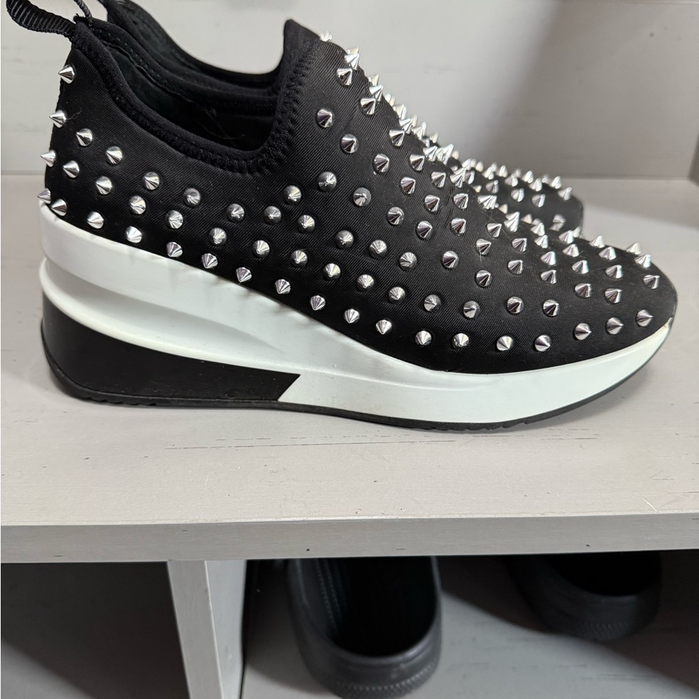 Gianni Bini Black Studded Slip-On Sneakers size 8 - Picture 6 of 6
